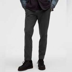 Men’s Lululemon ABC Classic-Fit 5 pocket Pant 30x32 Warpstreme obsidian color